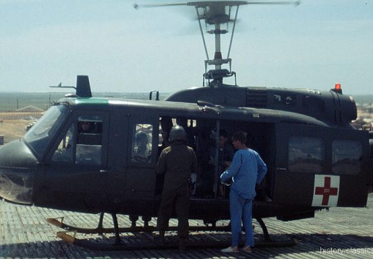 US ARMY / United States Army Bell UH-1D - Vietnam-Krieg / Vietnam War Camp Adams