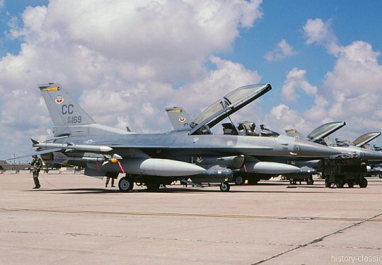 USAF United States Air Force General Dynamics F-16D Fighting Falcon