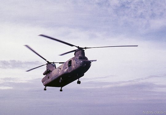 US ARMY / United States Army Boeing CH-47 Chinook