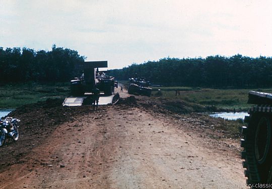 US ARMY / United States Army Brückenlegepanzer / Tank Launcher Scissors Bridge M48 - Vietnam- Krieg / Vietnam War