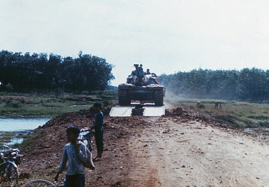USA Vietnam-Krieg / Vietnam War -Brückenlegepanzer / Tank Launcher Scissors Bridge M48