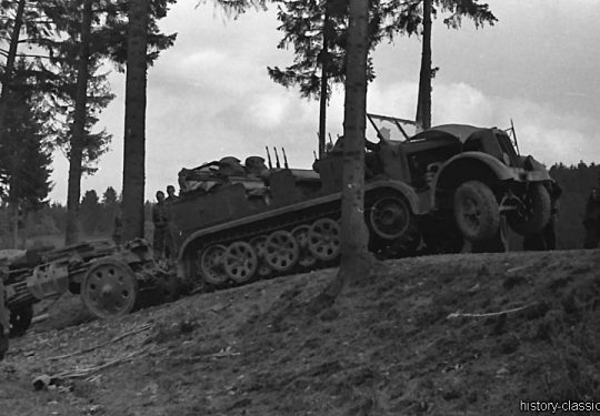 Wehrmacht Heer Sd.Kfz 7 Halbkettenfahrzeug & Schwere Feldhaubitze sFH 18 15 cm