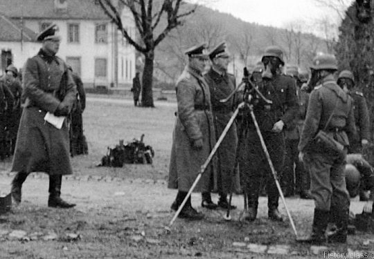 Wehrmacht Heer Ausbildung mit Gasmasken - German Army Training / Military School with Gas Mask