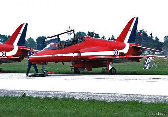 ROYAL AIR FORCE Hawker Siddeley HS 1182 / BAe Hawk - RED ARROWS