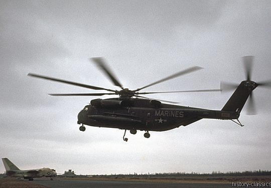 USMC United States Marine Corps Sikorsky CH-53D Sea Stallion 