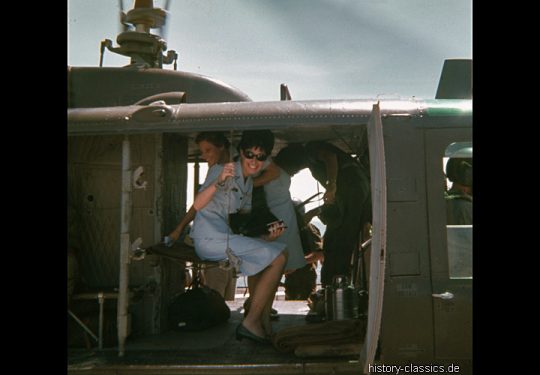 USA Vietnam-Krieg / Vietnam War - Naval Hospital Ships (US / United States Navy) - US ARMY / United States Army  BELL UH-1D