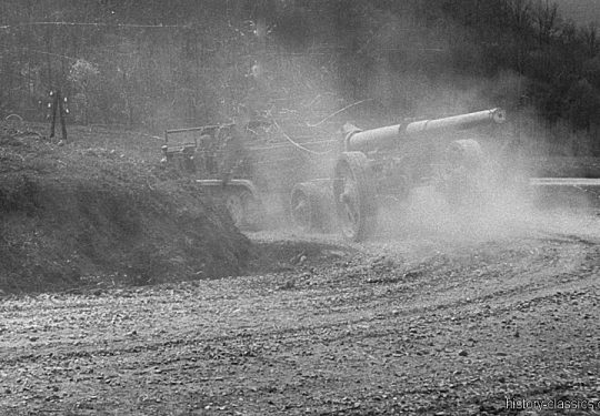 Wehrmacht Heer Sd.Kfz 7 Halbkettenfahrzeug / Mittlerer Zugkraftwagen 8 t & Feldkanone K39 15cm