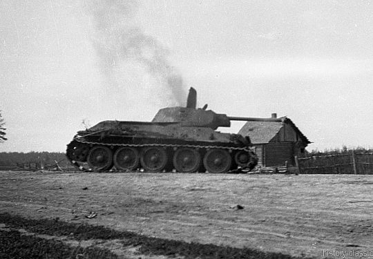 2. Weltkrieg Sowjetarmee / Rote Armee – Ostfront - Mittlerer Panzer T-34/76 1941