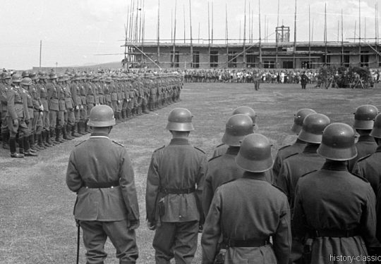 Uniformen Wehrmacht Heer / Uniforms Wehrmacht German Army