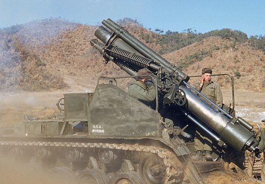 US ARMY / United States Army Selbstfahrgeschütz (Selbstfahrlafette) M41 155 mm / Howitzer Motor Carriage HMC M41 6.1 Inch - Korea-Krieg / Korean War