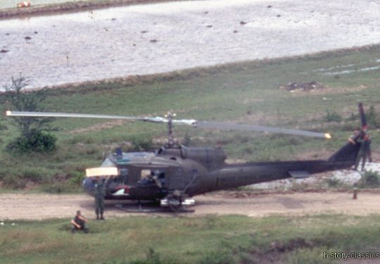 USA Vietnam-Krieg / Vietnam War - Bell UH-1C Huey Gunship - Based at Bearcat Base