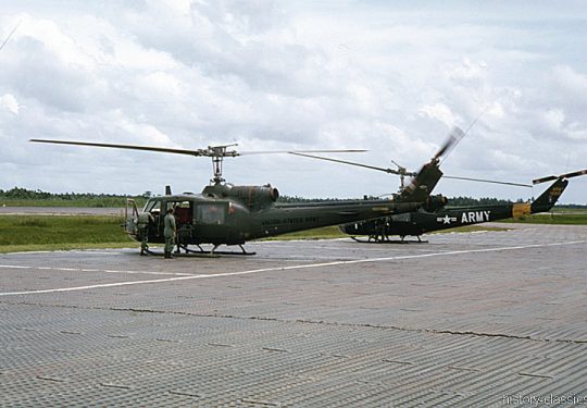US ARMY / United States Army Bell UH-1B - Vietnam War