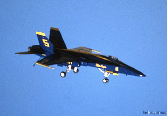 US NAVY / United States Navy McDonnell Douglas F-18E Super Hornet - Blue Angels