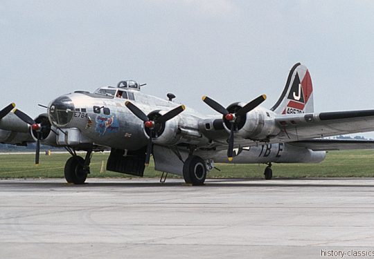 USAF United States Air Force Boeing B-17G Flying Fortress