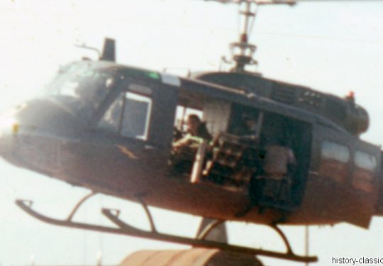 US ARMY / United States Army  Bell UH-1D mit Lausprecher - USA Vietnam-Krieg / Vietnam War