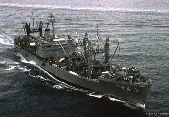 US NAVY / United States Navy Munitionstransporter / Ammunition Ship - USS Pyro AE–24