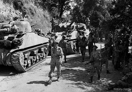 2. Weltkrieg Kanada Europa – Kanadische Armee / Canadian Army Armée Canadienne - Invasion Sizilien 10. Juli 1943 / Invasion Sicily 10th July 1943 Panzer Sherman III / Tank Mk III 