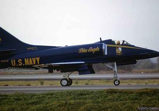 US NAVY / United States Navy Douglas A-4F Skyhawk - Blue Angels