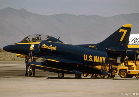 US NAVY / United States Navy Douglas TA-4J Skyhawk - Blue Angels