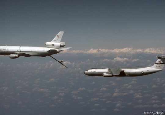 USAF United States Air Force McDonnell Douglas KC-10A Extender & Lockheed C-141 Starlifter