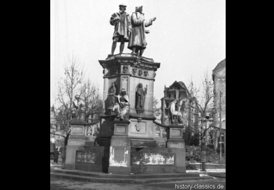 Ruinen und Wiederaufbau Frankfurt am Main 1945 bis 1949 - Gutenbergdenkmal