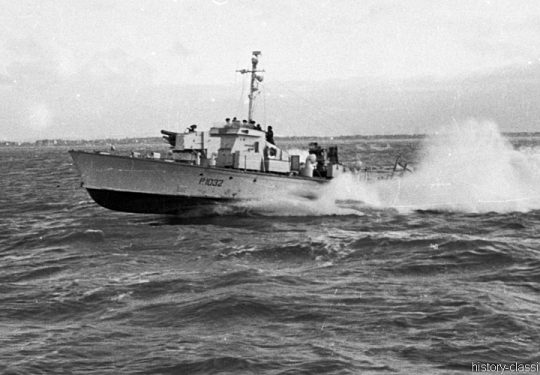 ROYAL NAVY Schnellboot / Fast Patrol Boat / Ex-MTB Motor Torpedo Boat - Vosper 73 ft Type II