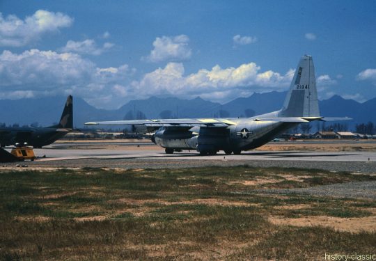 USA Vietnam-Krieg / Vietnam War - Air Base Da Nang - USAF United States Air Force Lockheed C-130E Hercules