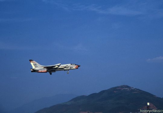 USA Vietnam-Krieg / Vietnam War - Air Base Da Nang - USMC United States Marine Corps Vought F-8U Crusader