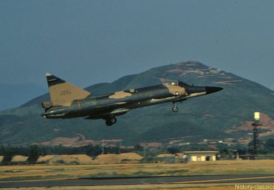 USA Vietnam-Krieg / Vietnam War - Air Base Da Nang - USAF United States Air Force Convair F-102A Delta Dagger