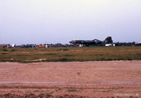 USA Vietnam-Krieg / Vietnam War - Air Base Da Nang - USAF United States Air Force Martin B-57B Canberra