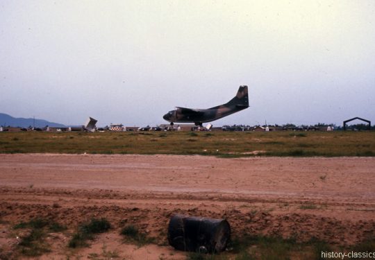 USA Vietnam-Krieg / Vietnam War - Air Base Da Nang - USAF United States Air Force Fairchild C-123 Provider