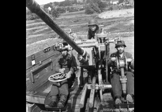 Wehrmacht Heer / Luftwaffe Flugabwehrkanone FLAK 3,7 cm / 37 mm - Ex Sowjetische Flugabwehrkanone M1939
