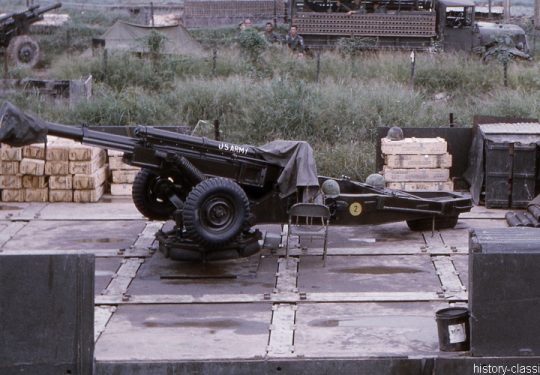 USA Vietnam-Krieg / Vietnam War - Artillery Barge Riverine & Leichte Feldhaubitze M102 105 mm / Leight Howitzer M102 - 4.1 Inch