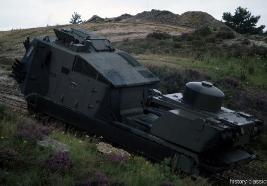 BRITISH ARMY Boden-Luft-Rakete Tracked Rapier / Surface to Air Missile Tracked Rapier
