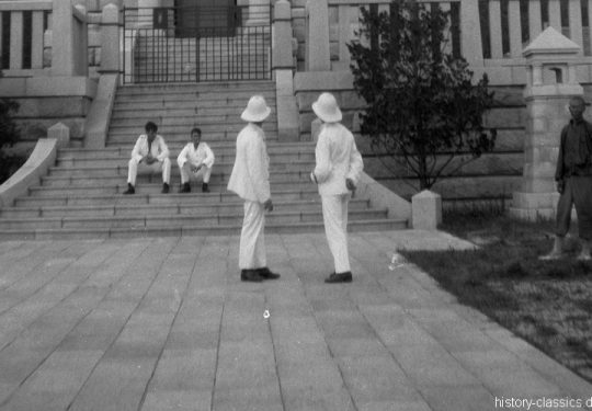 Momentaufnahmen China Tsingtau 1920 / Snapshots Tsingtao 1920s - Japanische Gedenkstätte 1. Weltkrieg / Japanese War Martyr Memorial Monument