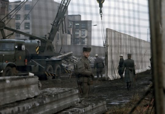Maueransichten Berlin Ausbau der Grenzmauer - Zimmerstraße / Charlottenstraße Sektorengrenze Mitte / Kreuzberg - Oktober 1976