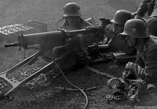 Wehrmacht Heer Ausbildung mit MG 08 - German Army Training / Military School with Machine Gun MG 08
