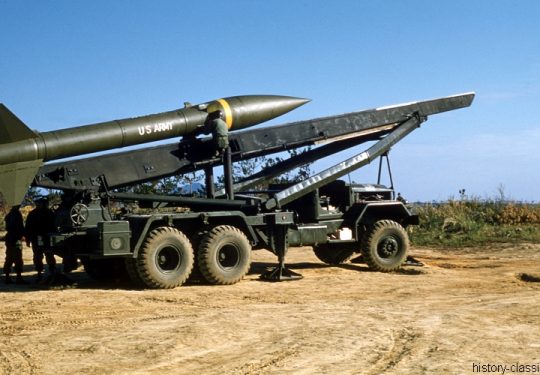 US ARMY / United States Army Kurzstreckenrakete / Surface to Surface Missile MGR-1 Honest John mit M289