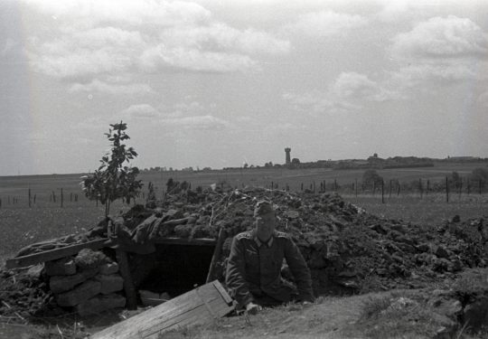 Wehrmacht Heer Ausbildung mit Bunker und Stracheldraht - German Army Training / Military School with Bunker and Barbed Wire