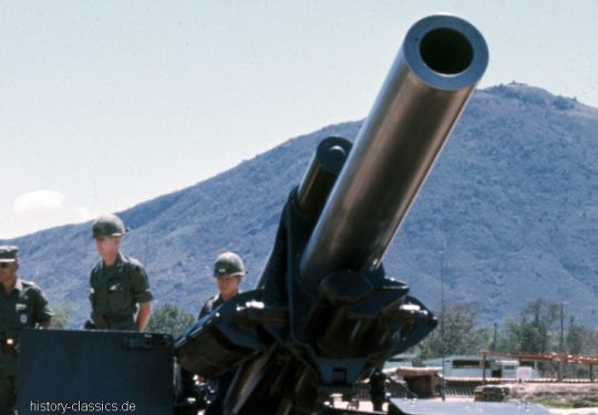 US ARMY / United States Army Schwere Feldhaubitze M114 - M1 155 mm / Heavy Howitzer M114 - M1 6.1 Inch