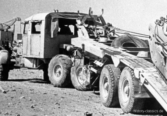 Südafrikanische Armee Pioniere Panzer-Transporter Scammel / South African Army Engineers Tank Transporter Scammel  with BRITISH ARMY Infantry Tank Matilda II - Nordafrika / North Africa