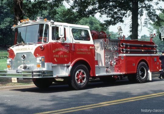 USA US-Fire Truck MACK CF Model Pumper