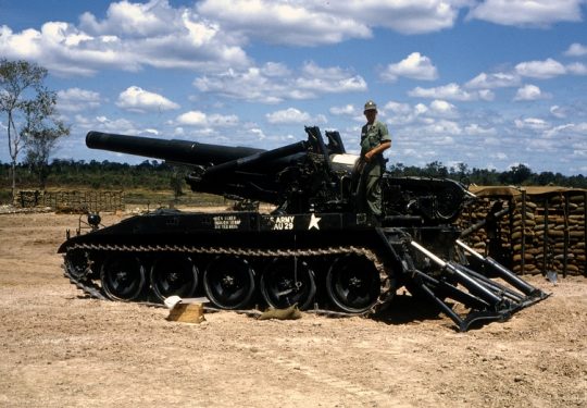 US ARMY / United States Army Selbstfahrgeschütz (Selbstfahrlafette) M110 203 mm / Self-Propelled Gun M110 8 Inch - Vietnam-Krieg / Vietnam War
