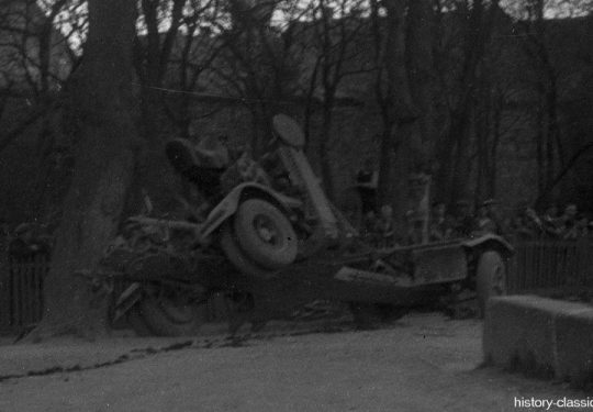 Wehrmacht Heer / Luftwaffe Flugabwehrkanone FLAK 18 8,8 cm / 88 mm - Verkehrsunfall