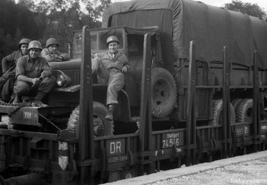 Deutsche Bundesbahn / ehemals Deutsche Reichsbahn / Französische Marine / French Navy / Marine Nationale - Militärtransport GMC CCKW 2½-ton 6×6 Truck 