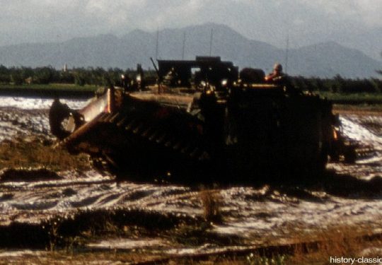 USMC United States Marine Corps LVTE1 Landing Vehicle Tracked Engineer - Vietnam-Krieg / Vietnam War